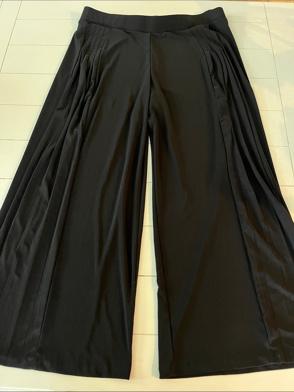 White House Black Market Black Wide-Leg Pleated Side Panel Pants